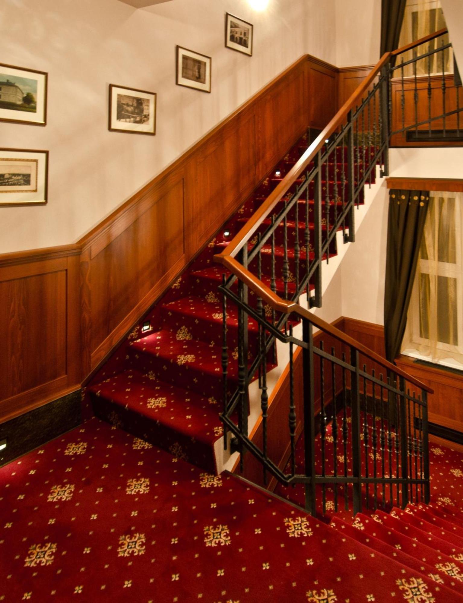 Hotel Tacl Holesov Екстер'єр фото