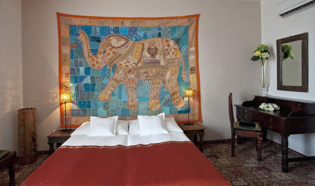 Hotel Tacl Holesov Екстер'єр фото
