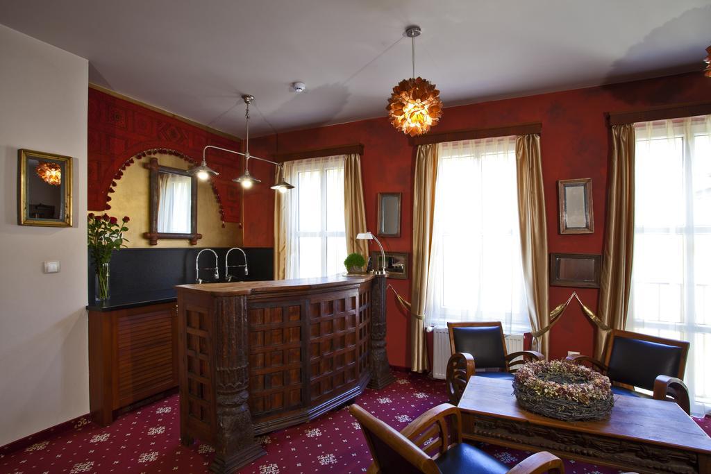 Hotel Tacl Holesov Екстер'єр фото