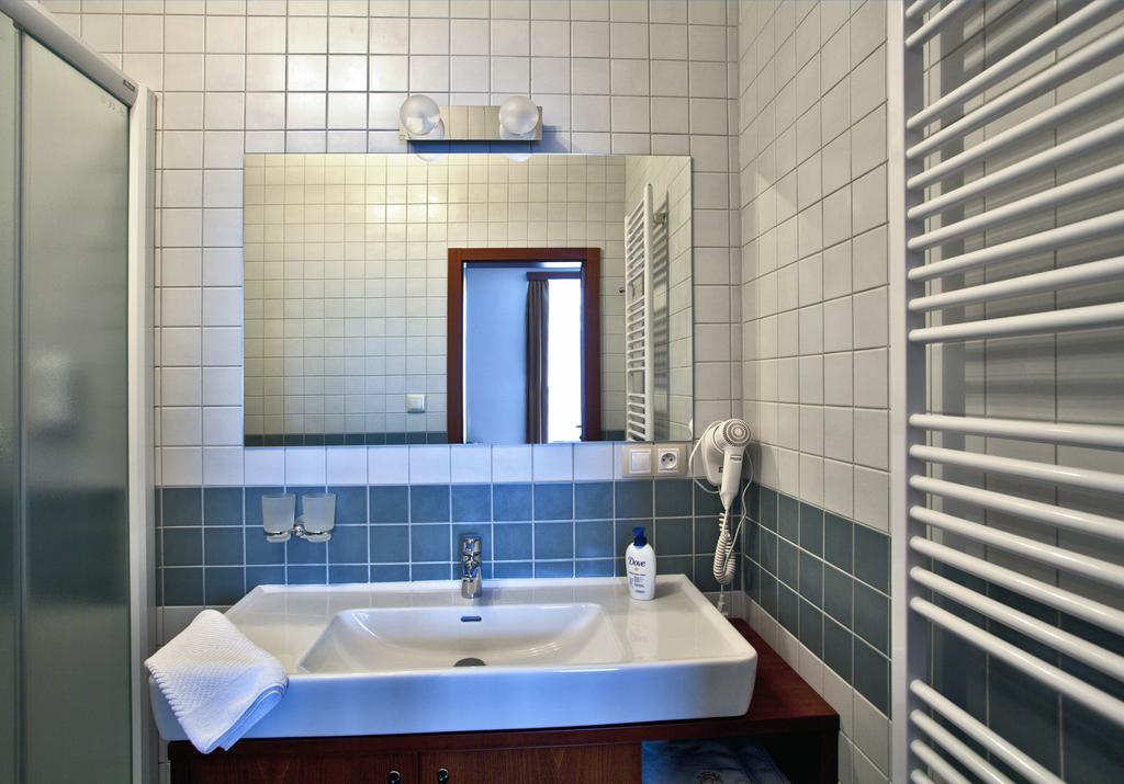 Hotel Tacl Holesov Екстер'єр фото