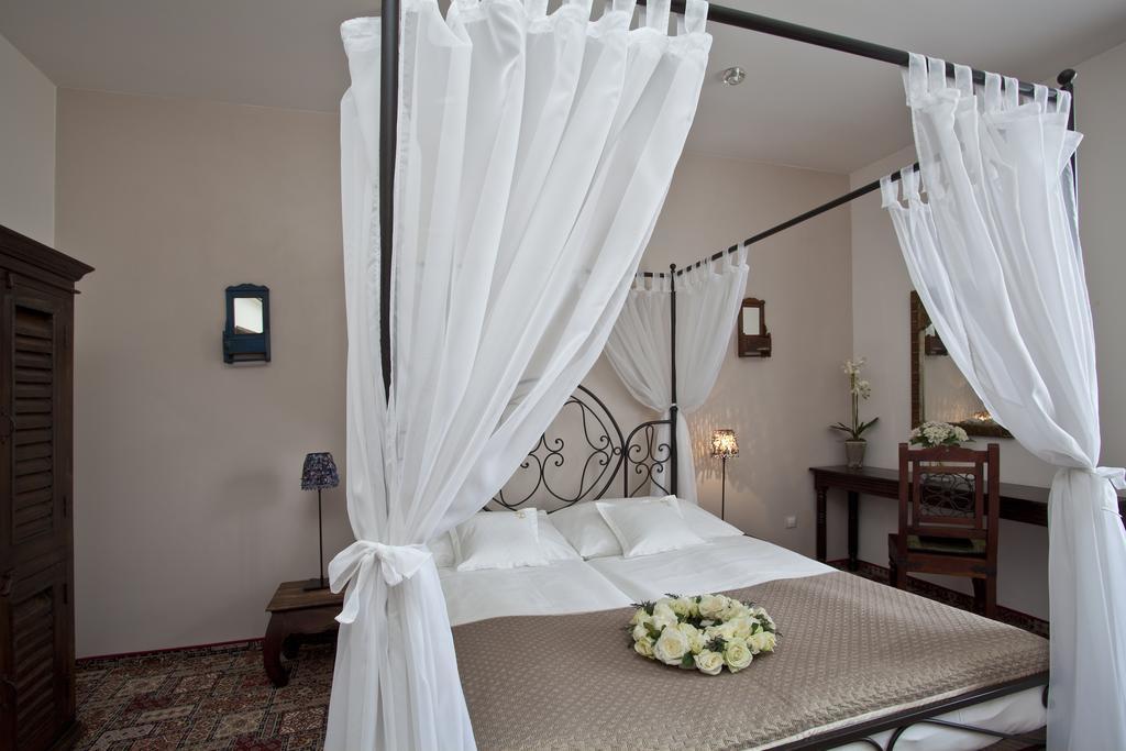 Hotel Tacl Holesov Екстер'єр фото