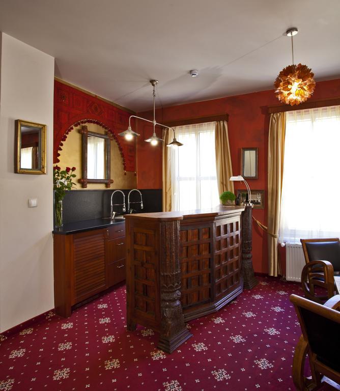 Hotel Tacl Holesov Екстер'єр фото