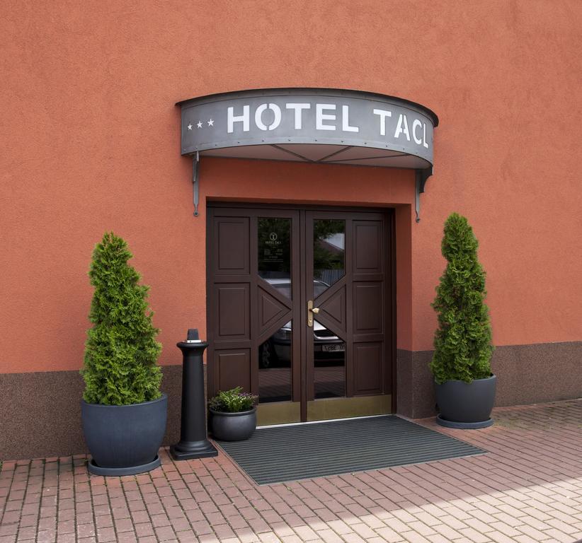 Hotel Tacl Holesov Екстер'єр фото